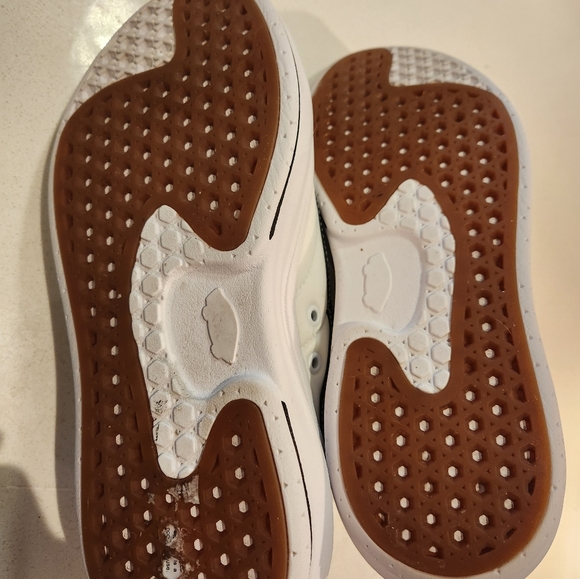 Old Skool Overt CC Shoe VANS- brand new shape* ladies 10 or men's 8.5 - White. - Picture 10 of 11